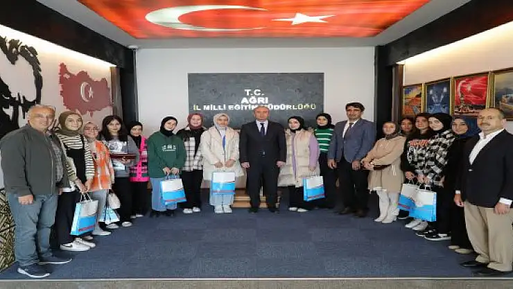 Ağrı'da Manisa'dan gelen öğrencileri ağırladılar