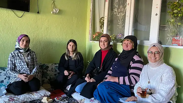 Ağrı'da öğrencilerin başarısını artırmak için öğretmenler ev ziyaretleri yapıyor