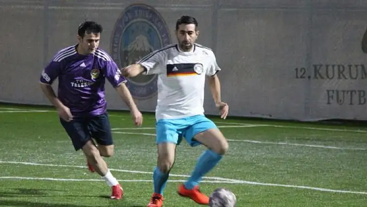 100.Yıl Futbol Turnuvasının Şampiyonu Çanakkale Spor oldu