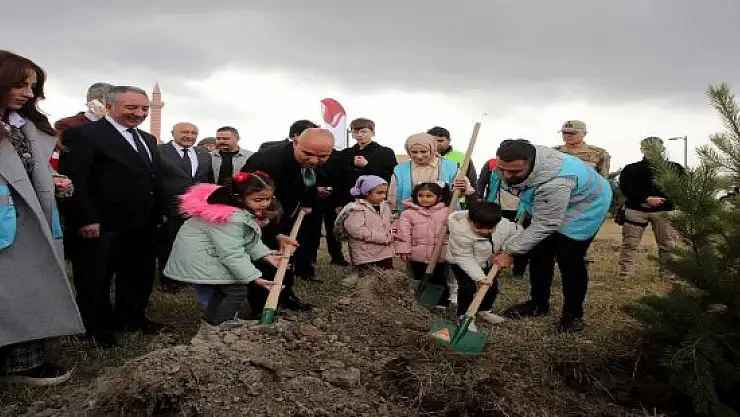 Cumhuriyetin 100. Yılı'na özel fidanlar AİÇÜ'de yeşerecek