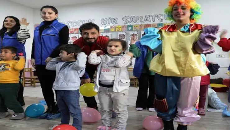 Ağrı Gençlik Merkezi, Yavuz Selim İlkokulu'nda eğlenceli bir gün düzenledi