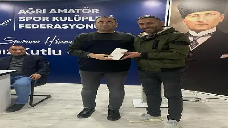 Lisans parasını bulamayan kulüp yöneticisi cep telefonunu sattı