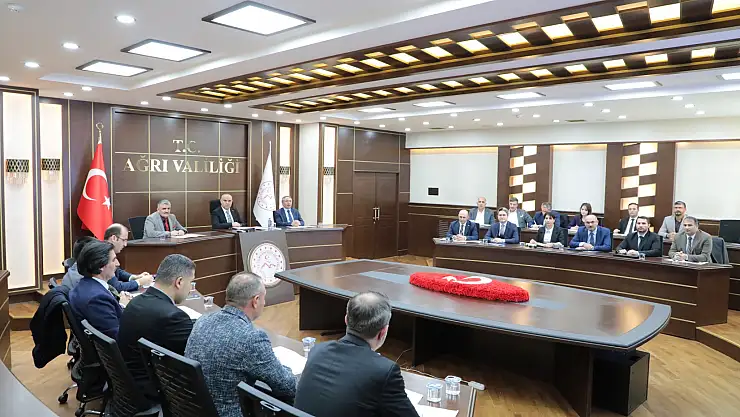 Vali Koç, turizm ve trafik toplantıları yaptı