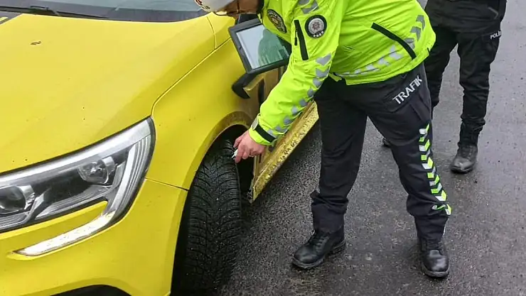 Ağrı'da kış lastikleri kontrolden geçiriliyor