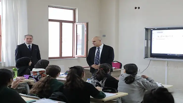 Ağrı Valisi Koç, lise öğrencilerle bir araya geldi