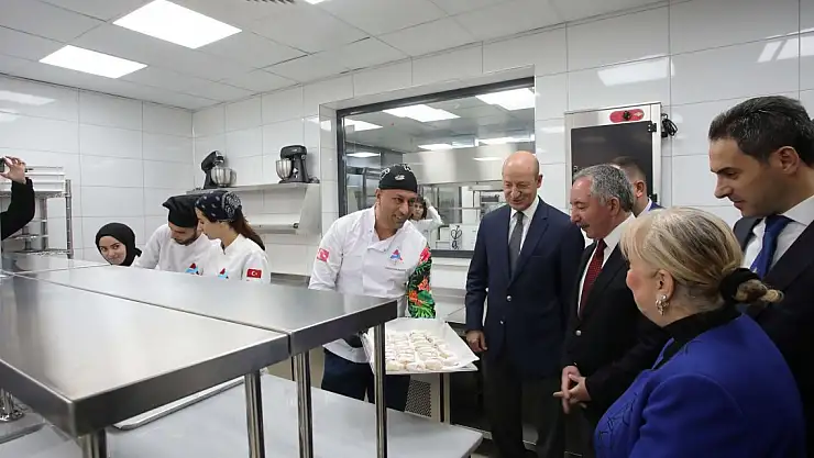 İÇÜ'de oku IC Holding'de işe başla!