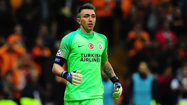 Muslera Neden Oynamadı?