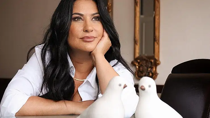 Üç Kız Kardeş Nesrin öldü mü? İclal Aydın diziden ayrıldı mı?