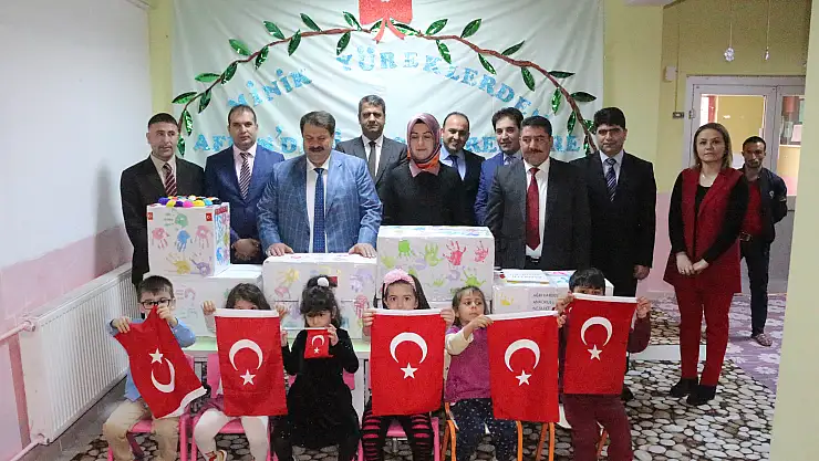 Ağrılı miniklerden Mehmetçiğe anlamlı destek