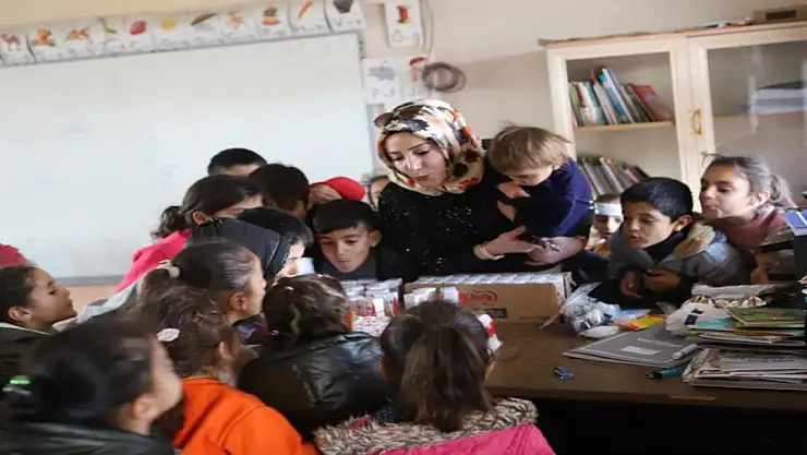 Ağrı'da köy çocuklarına yardım eli