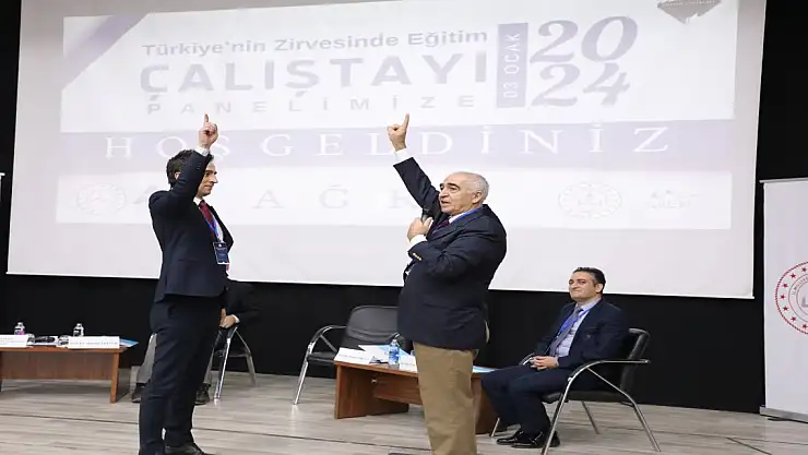 Ağrı'da eğitimin geleceği çalıştay panelinde tartışıldı