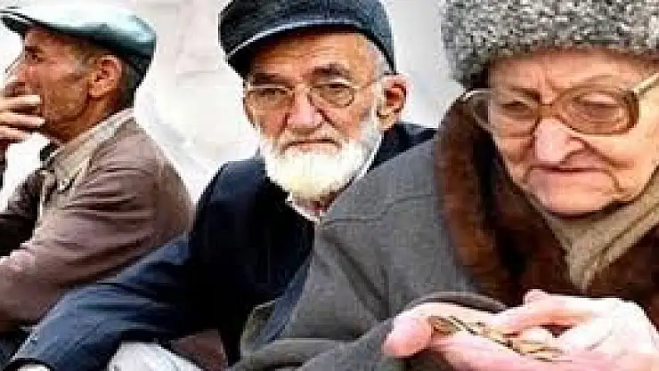 SSK ve Bağ-Kur emeklilerinin gönülleri ek zamla alındı