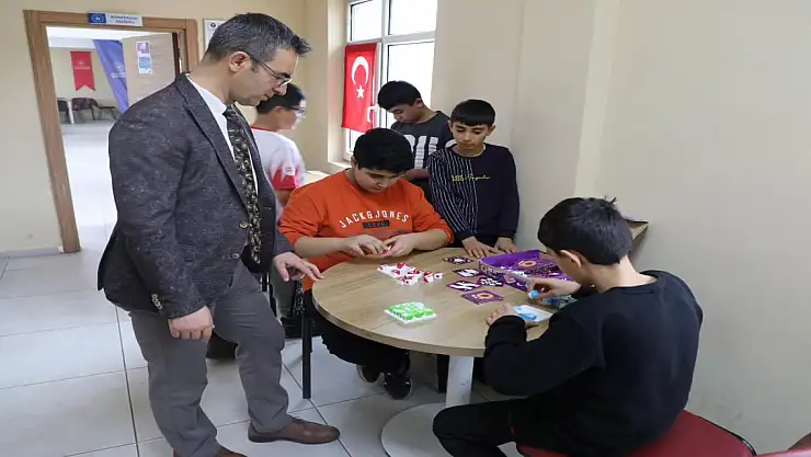 Gençlik ve Spor İl Müdürü Din, Hamur Gençlik Merkezini ziyaret etti