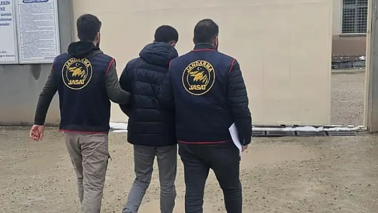Doğubayazıt'ta uyuşturucu ticareti yapan firari yakalandı