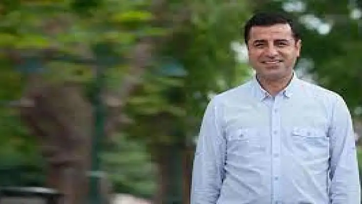 Selahattin Demirtaş Cezaevi'nden izinli çıktı! Diyarbakır'a özel uçakla neden getirildi?