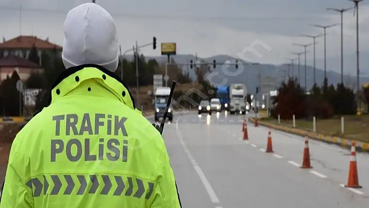 Trafik cezalarında yeni karar! 2024 güncel trafik cezaları listesi… İndirimli ödeme süresi kaç gün oldu?