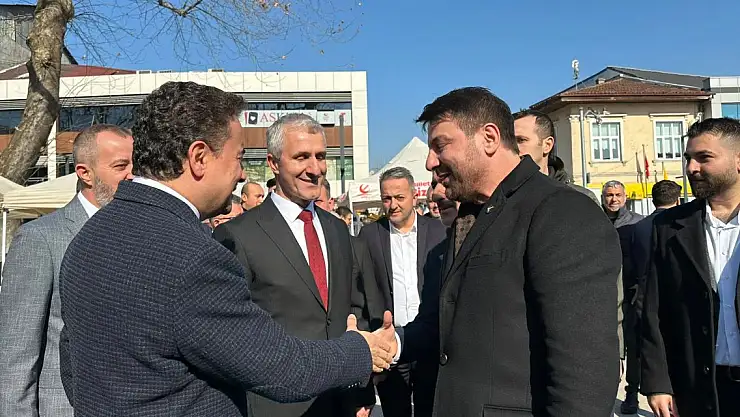 Babacan Sanatçı Siyasetçiyi tanımadı