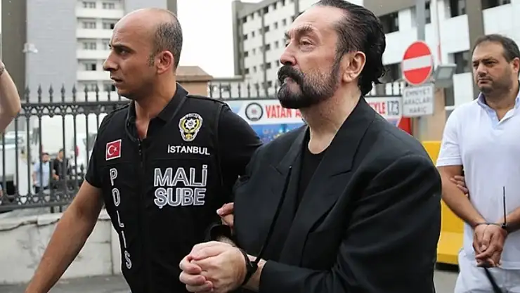 İşte Adnan Oktar'ın son fotoğrafı! Sosyal medyada gündem olan fotoğraf
