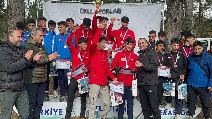 Ağrı'ya Türkiye Şampiyonluğunu getirdiler