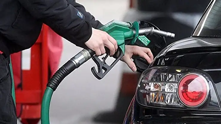 Benzine de zam geldi! Güncel akaryakıt fiyatları ne kadar oldu?