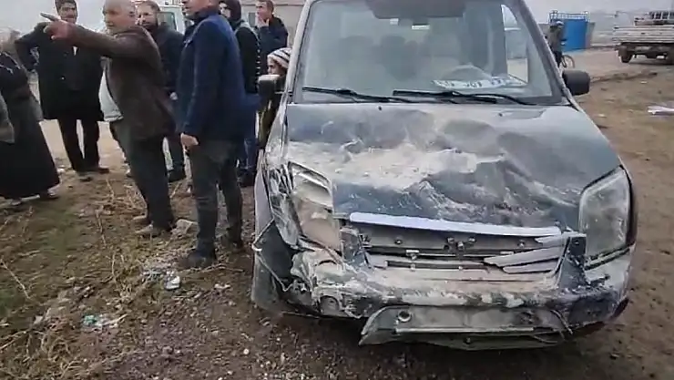 Ağrı'da kaza! Araca çarpmamak için duvara çarptı