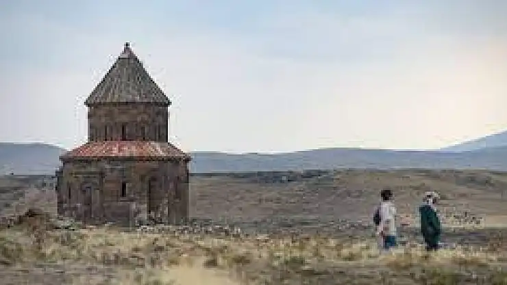 Kültürel Mirasa Yolculuk: Ani Harabelerine Ziyaretçi Akını