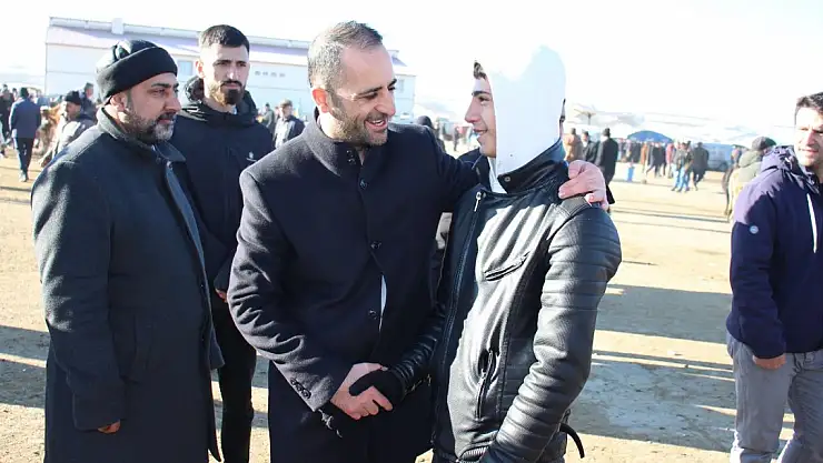 HÜDA PAR Ağrı Belediye Başkan adayı Yılmaz hız kesmiyor