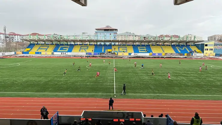Ağrı 1970 Spor Kulübü Orta Sıralardaki Yerini koruyor