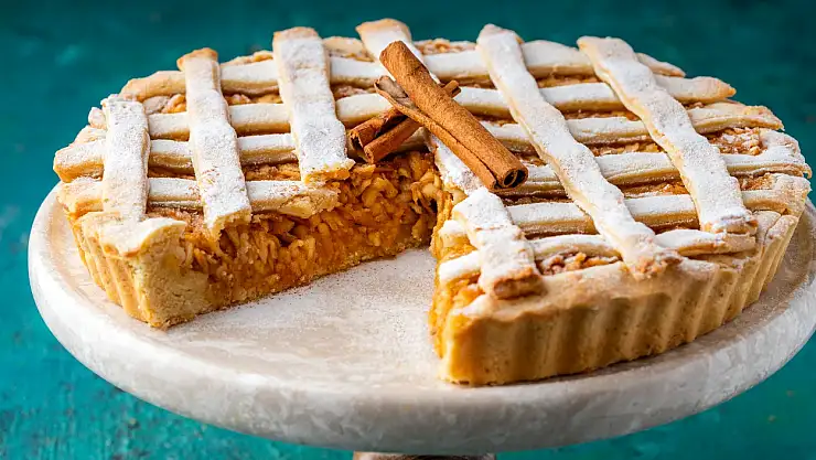 Evde elmalı turta nasıl yapılır? Evde kolay ve lezzetli elmalı turta tarifi...