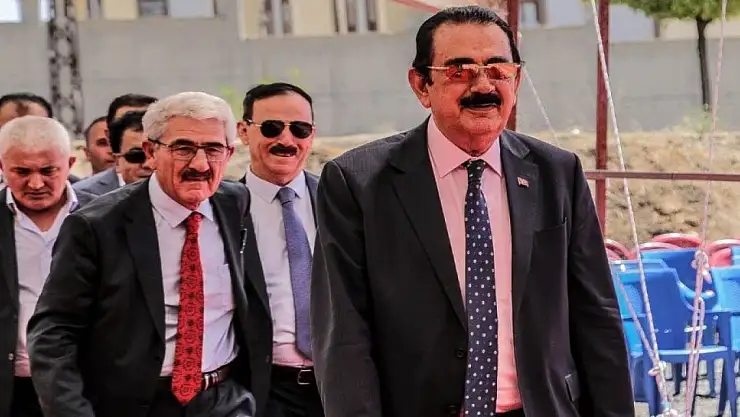 Aşiret Lideri İskender Ertuş Üçüncü Kez Katıldığı AK Parti İçin Oy İstiyor