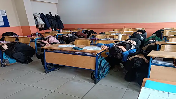 Hüseyin Celal Yardımcı Fen Lisesi'nde deprem tatbikatı heyecanı