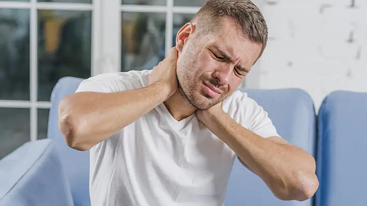 Enseden Gelen Baş Ağrısı Neden Olur?