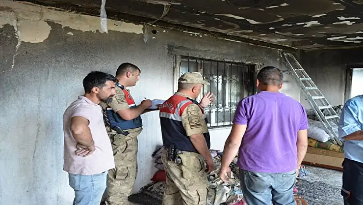 Adilcevaz'da Facia: Üzerine Yıldırım Düşen Ev Kül Oldu