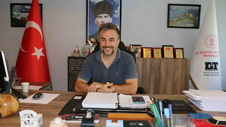 16 Yaşında Tiyatro Sevgisiyle Tanıştı, Şimdi Devlet Tiyatrosu'nun Yeni Müdürü!