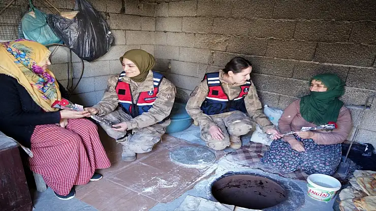 Muş İl Jandarma Komutanlığı'ndan Kadınlara Özel Sürpriz Ziyaret