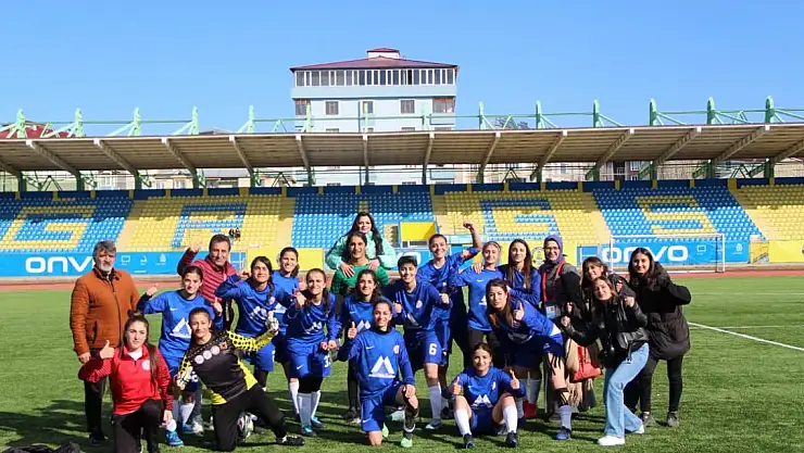 Ağrı'da erken yaşta evlenmek yerine sporu seçtiler