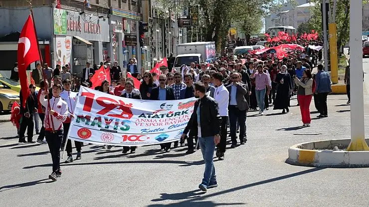 Ağrı'da ''Gençlik Haftası'' yürüyüşü düzenlendi