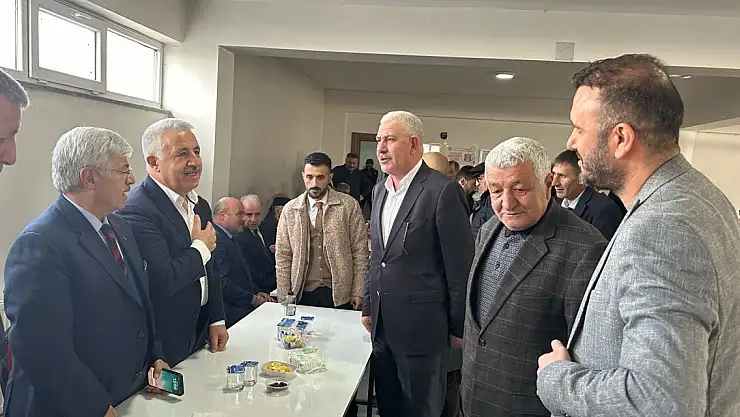 Bakan Arslan Ağrı'dan gelen heyetin taziyeleri kabul etti