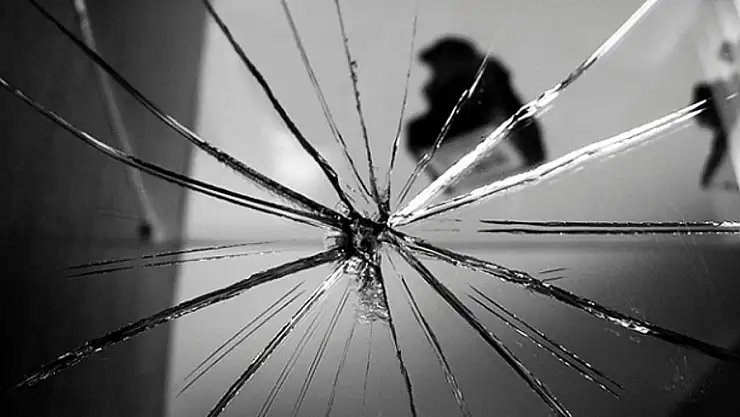 Rüyada ayna kırıldığını görmek, ayna kırılması ne anlama gelir?