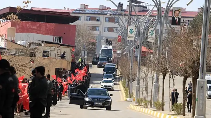 Cumhurbaşkanı Erdoğan'ın koruma ekibi, Şırnak'ta trafik kazası geçirdi: 1 polis şehit oldu, 2'si polis memuru 3 kişi yaralandı