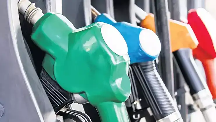 Şaşırtıcı Gelişme: Benzin Fiyatlarına 'Rusya' Ayarı Geldi! İndirim Bekleyenlere Müjde!