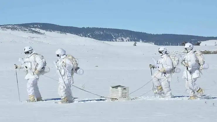 Eksi 25 derecede eğitim alıyorlar!