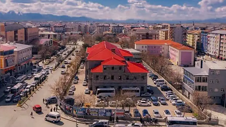 32 bin 300 araç Ağrı yollarında