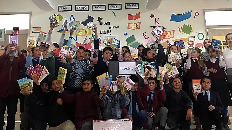 Antalyalı öğrencilerden Ağrı'daki öğrencilere anlamlı yardım