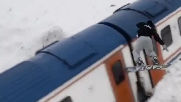 Ünlü snowboardcu'dan Kars'ta ilginç deneme