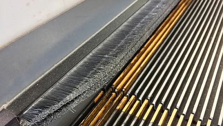 Yürüyen Merdivenlerin Yanındaki Fırçaların Bilinmeyen Yanları