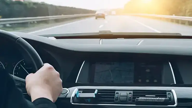 Rüyada araba sürdüğünü görmek ne anlama gelir?