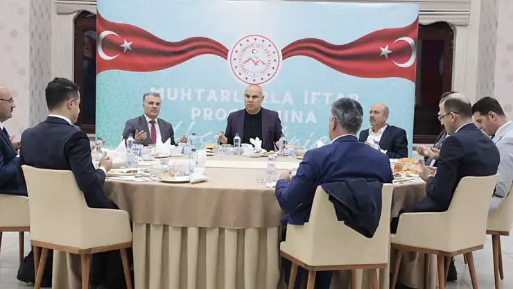 Ağrı Valisi Koç, muhtarlarla bir araya geldi