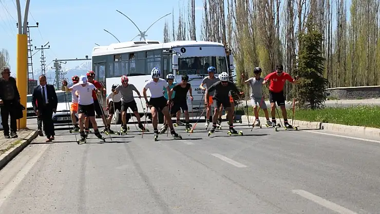 Ağrı'da 'Gençlik koşusu ve tekerlekli Kayaklı Koşu' yarışması