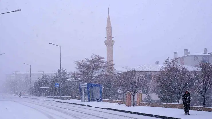 Erzurum'a uyarı üstüne uyarı geliyor! Kara kış geri döndü...